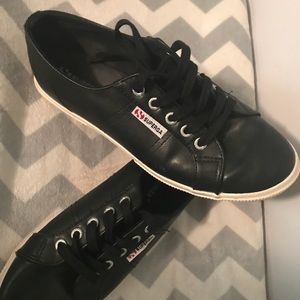 Woman’s Superga rubber sneaker